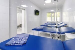Медикаментозне та психотерапевтичне лікування залежності: методи "кодування" та "підшивки" для досягнення довготривалої ремісії